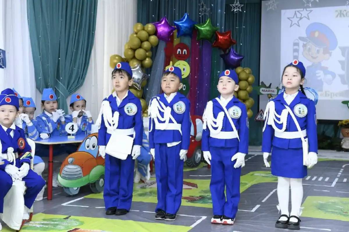 Астанада балабақша бүлдіршіндері арасында жол жүру ережесі бойынша байқау өтіп жатыр