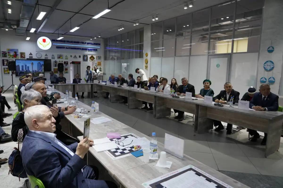 Астанада  «Барлық жетістіктердің бастауы – еңбек» атты дөңгелек үстел өтті