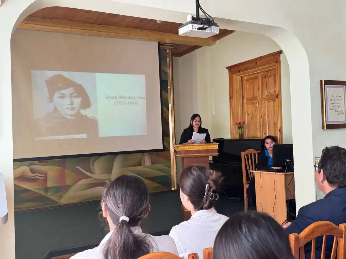 Елордалық оқушылар Әлия Молдағұлованың ерлігі туралы дәріс тыңдады