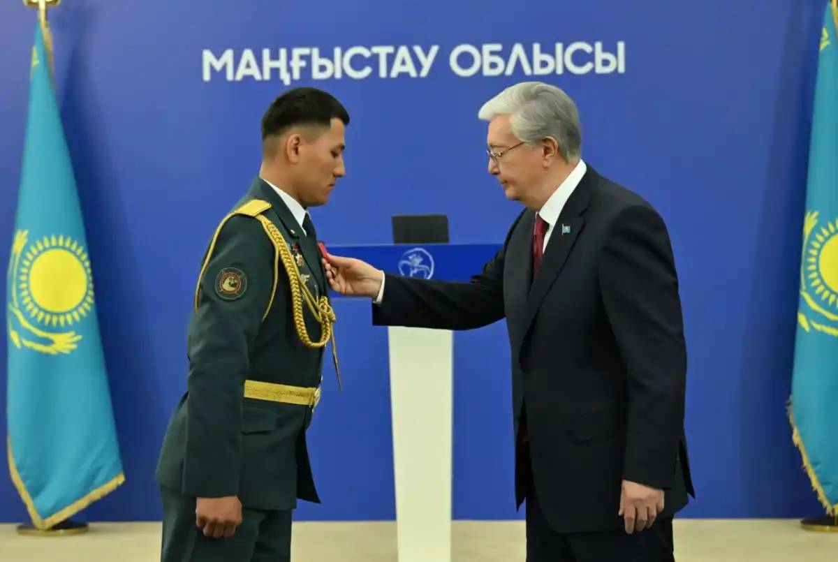 Президент ұландықты марапаттады