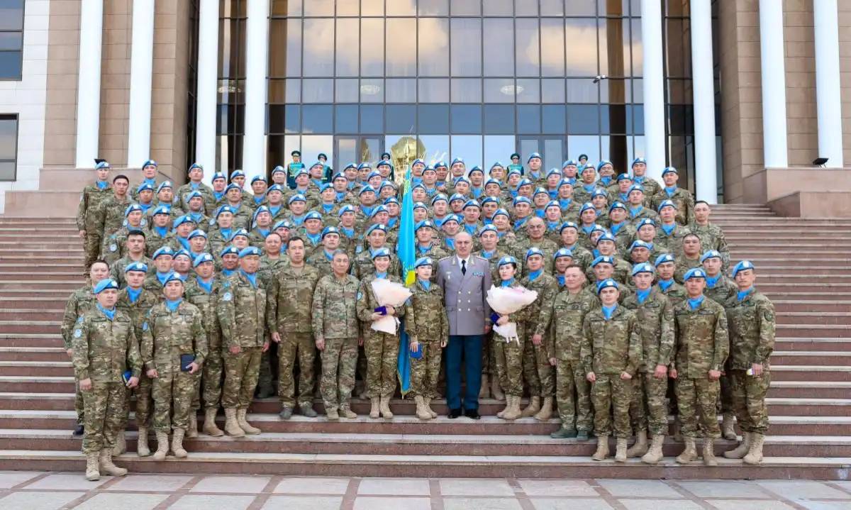 Қорғаныс министрі Голан жоталарынан оралған бітімгерлерді марапаттады