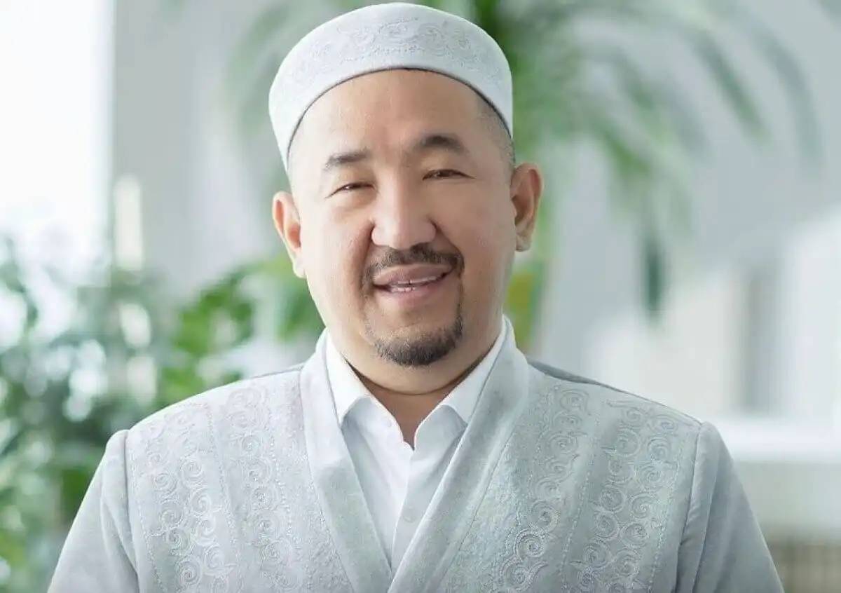 «Біреу үшін үйленбе»: Нұрлан имам жас жігіттерге кеңес берді