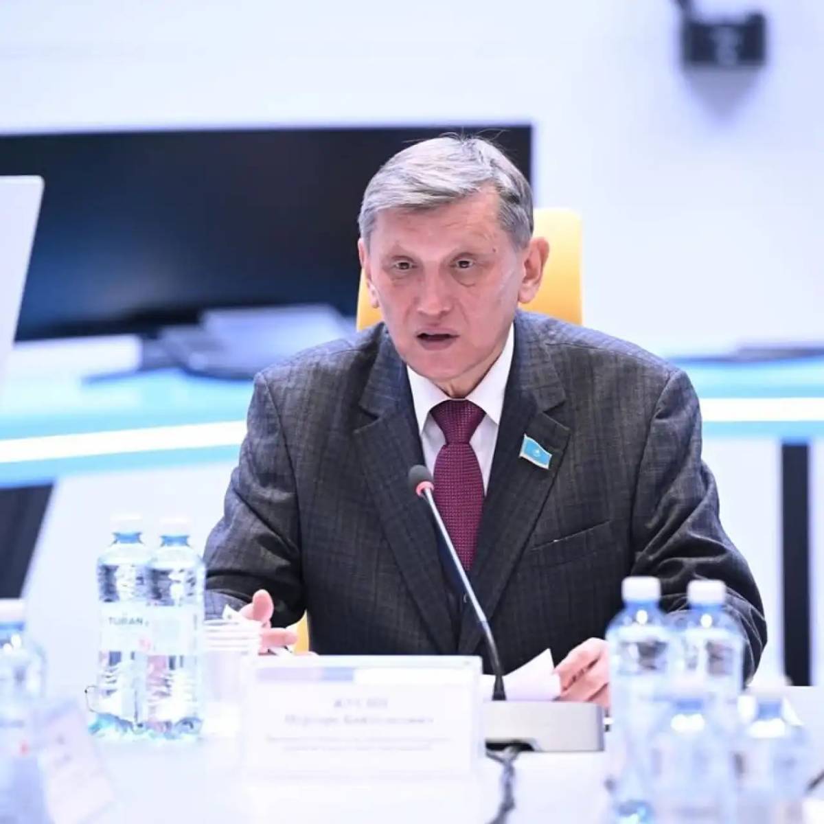 Сенатор жас қыздардың екіқабат болып қалуына алаңдаушылық білдірді