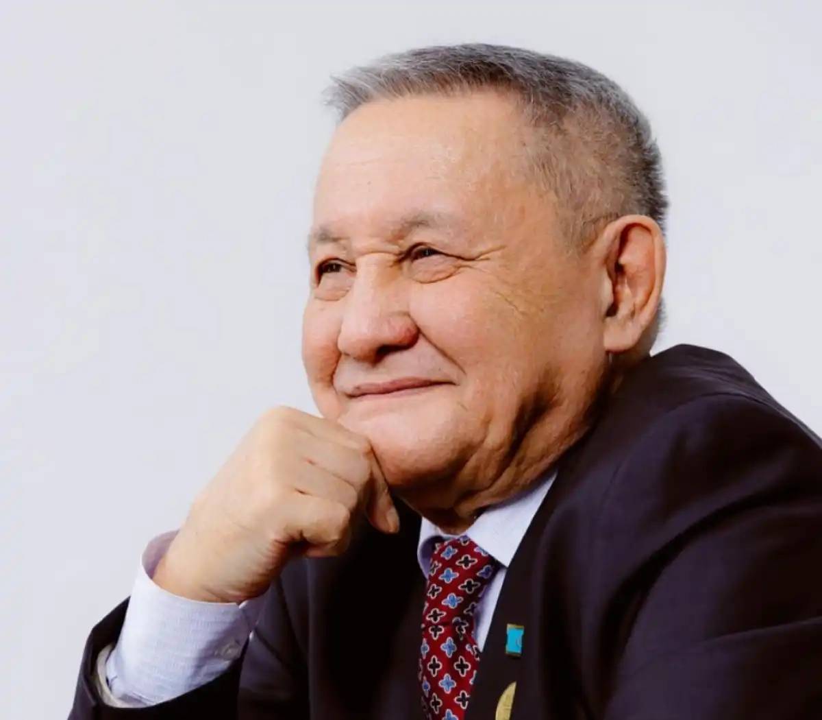 Жеңіс Қасымбек: Серік Ақсұңқарұлы – тұтас қазақ еліне ортақ айбоз ақын