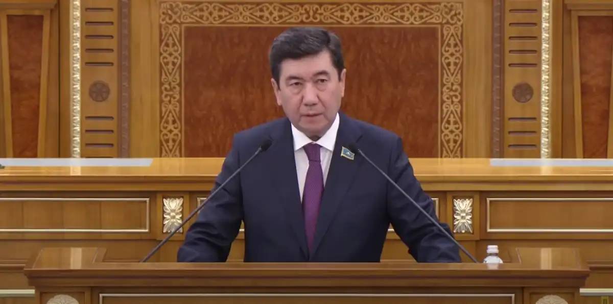 «Әлеуметтік саясат - мызғымас басымдық»: 8-сайланған депутаттардың ІІІ сессиясы аяқталды