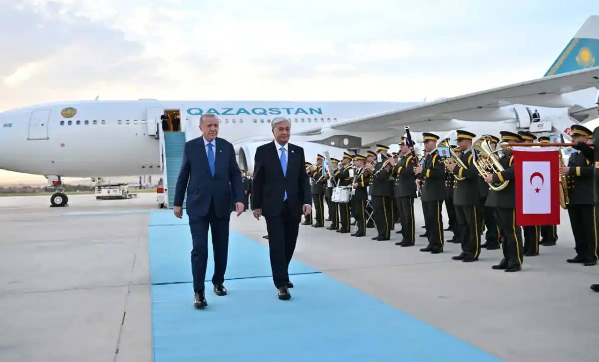 Тоқаев Түркияға ресми сапармен келді
