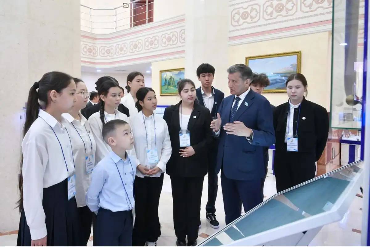 Астаналық мектеп оқушылары Сенат жұмысымен танысты