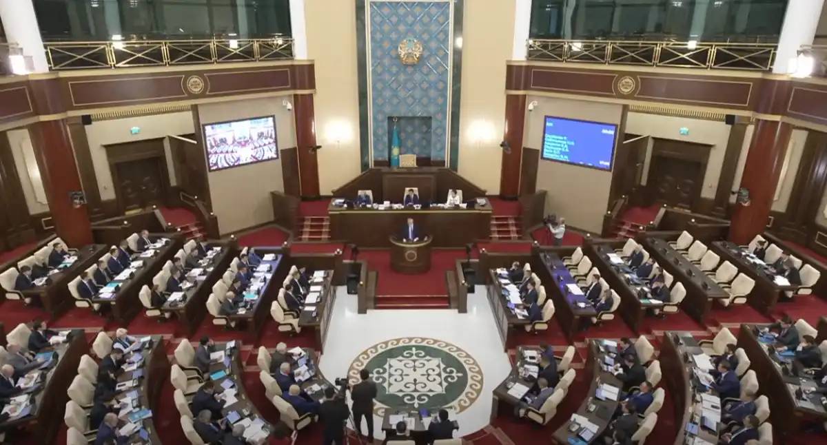 Банк операцияларына қосылған құн салығы салынады – министр