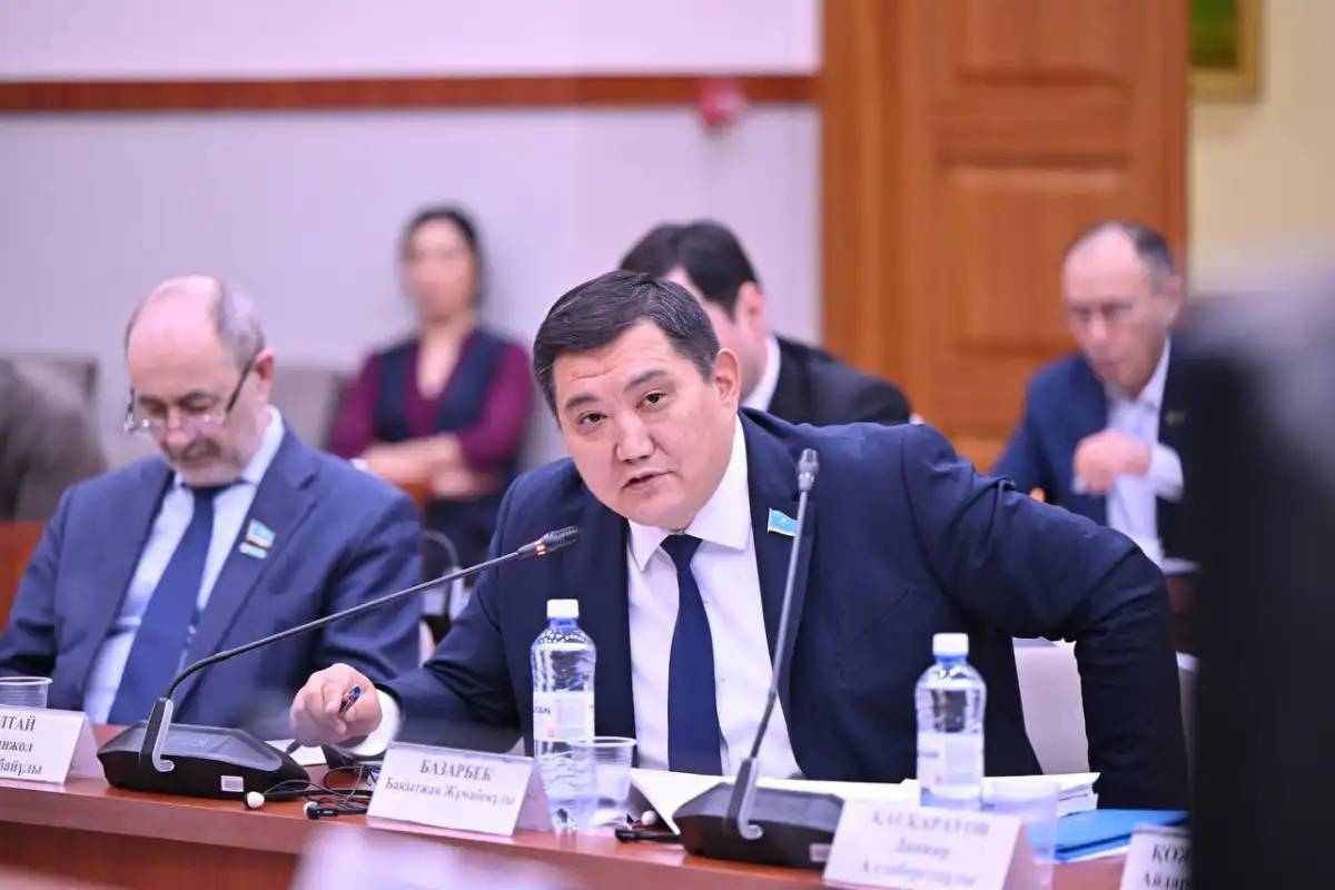 «Үкімет жауапсыз құрылыс салушылардың тізімін жасауы керек» – Бақытжан Базарбек
