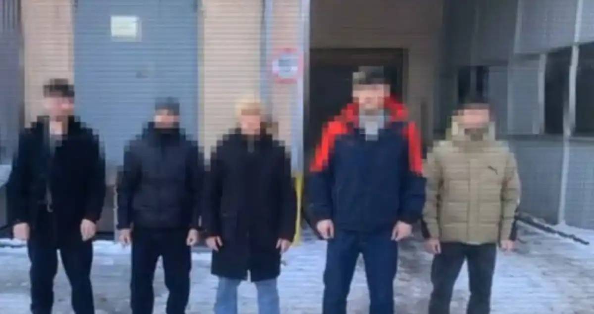 Қазақстанда заңсыз жүрген 1 240 шетелдік азамат елден шығарылды