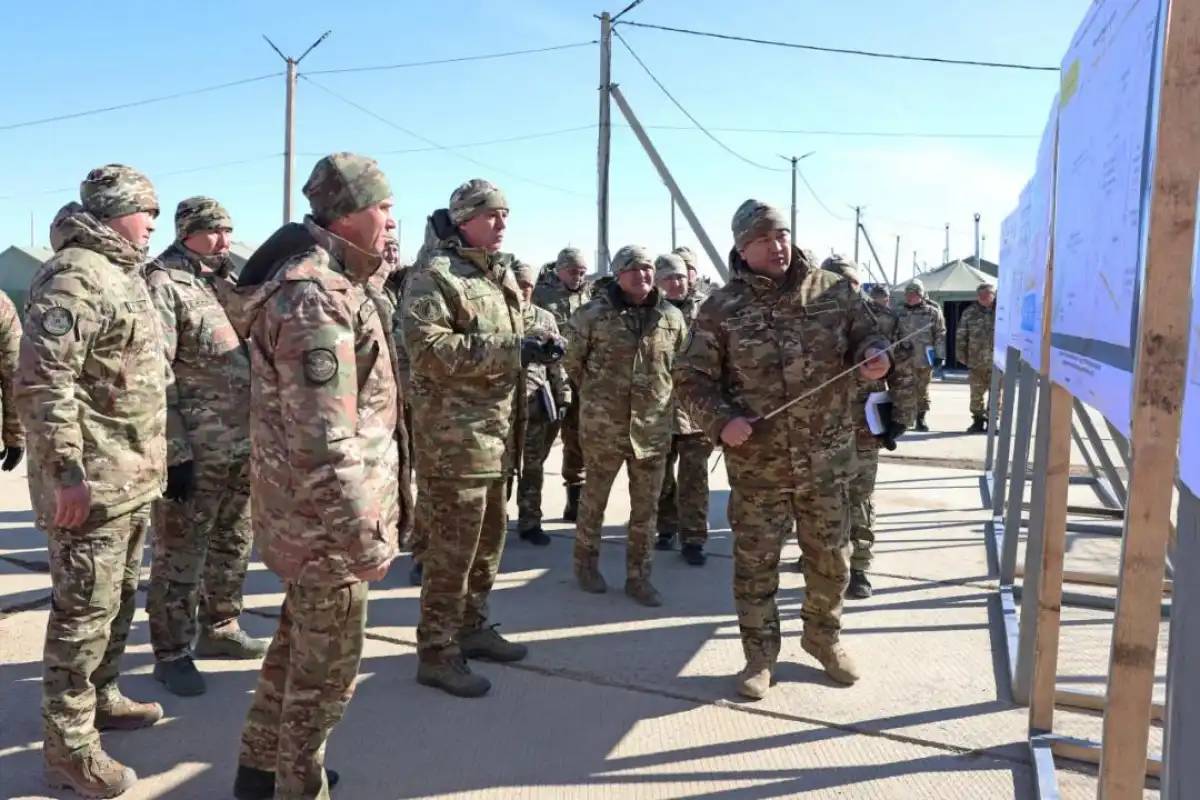 Қорғаныс министрі Жеңістің 80 жылдығына арналған парадқа дайындық барысын тексерді