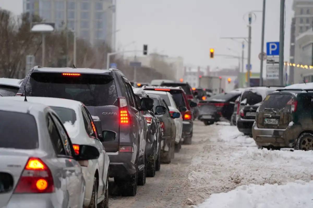 Енді кедергі келтіріп тұрған көлік иесіне аноним хабарлама жіберуге болады
