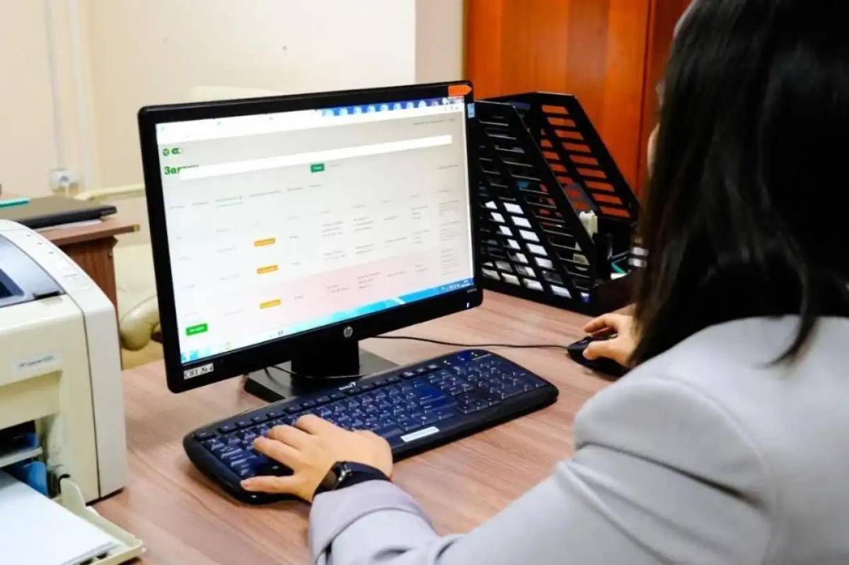 «Таза Қазақстан»: Астаналықтар онлайн чат-ботқа 1 200-ден астам өтініш қалдырған