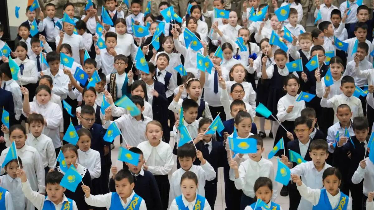 Астанада бір мезетте 400 оқушы «Атамекен» әнін орындады