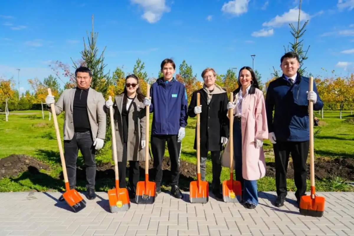 Шахматтан Қазақстан құрамасы елордада ағаш отырғызды