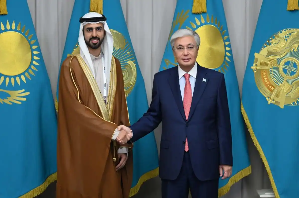 Президент БАӘ Жасанды интеллект мәселелері жөніндегі мемлекеттік министрімен кездесті