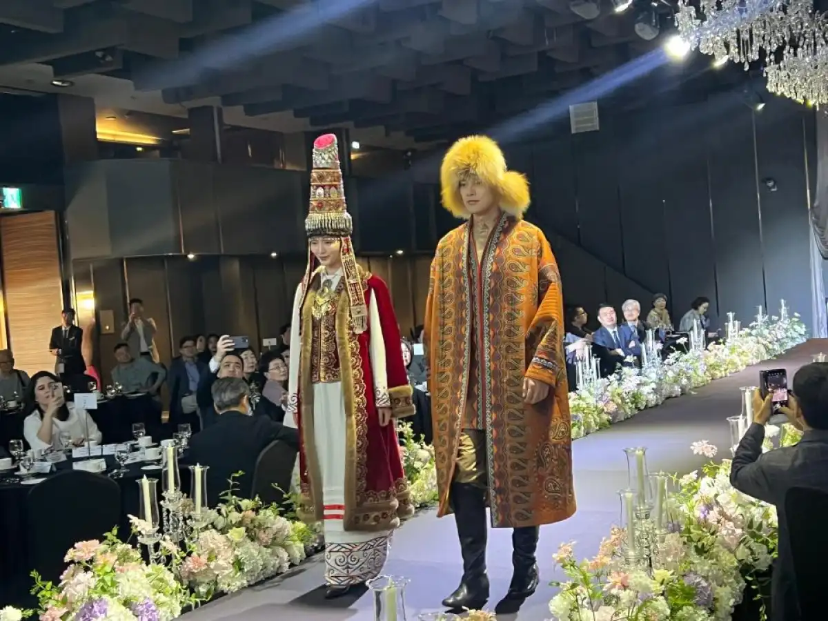 Оңтүстік Кореяда қазақтың дәстүрлі киімдері көрсетілді