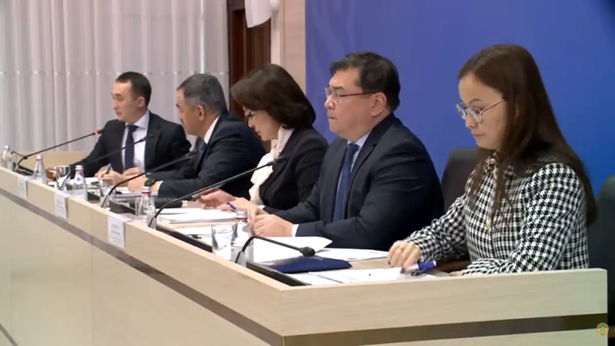 Медицина қызметкерлерінің 30 пайызы мед сақтандырусыз қалғаны рас па – ӘМСҚ жауабы