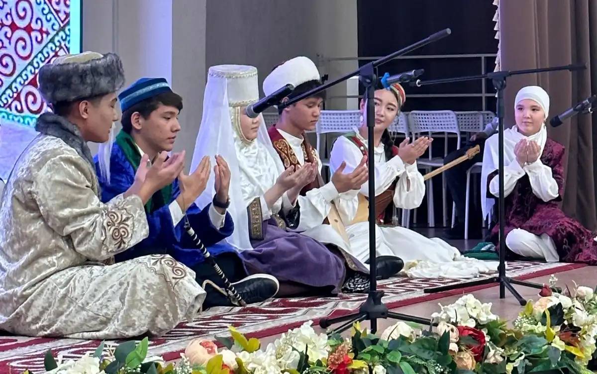 Республика күніне орай елордалық білім ошақта танымдық кеш өтті