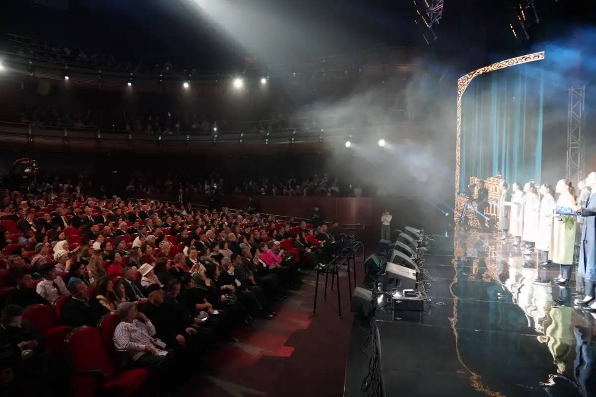 «Елорда шежіресі»: «Astana Aqshamy» және «Вечерняя Астана» газеттерінің мерейтойына арналған салтанатты кеш өтті