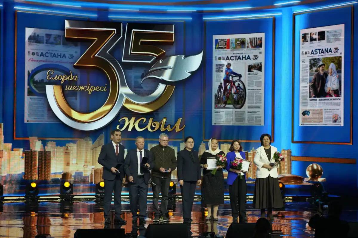 «Elorda aqparat» медиахолдингінің бір топ қызметкері марапатталды (фото)