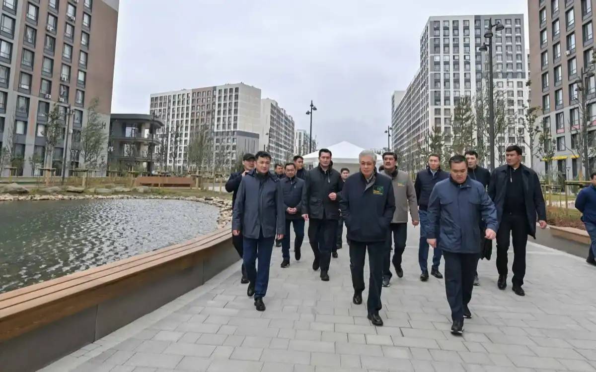 Президент елорданың «Нұра» ауданындағы Greenline бульварын аралап көрді