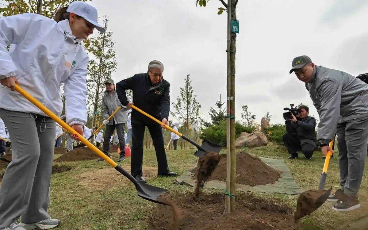 Мемлекет басшысы «Таза Қазақстан» экологиялық акциясына қатысты