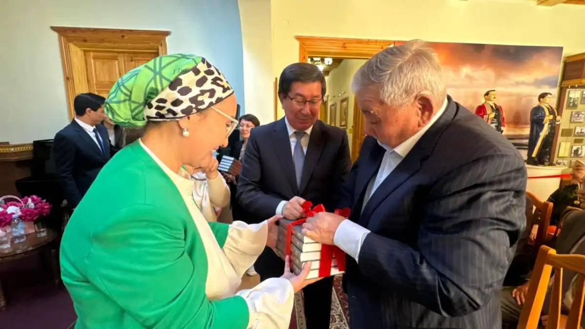 Сәкен Сейфуллиннің педагогикалық мұрасы жайлы кітап көрерменге жол тартты