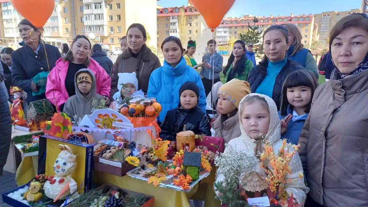 Елордадағы мектепте «Күзгі асар» шоу бағдарламасы өтті