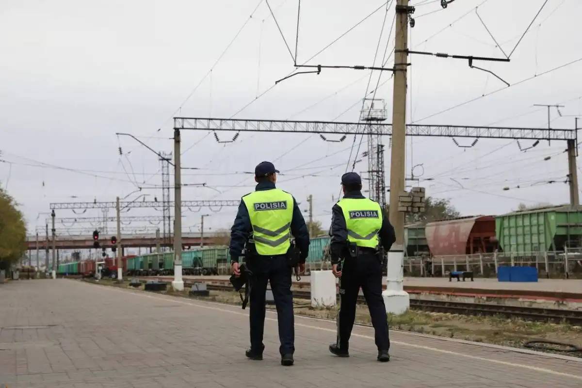 Жолаушылар пойыздарында 500-ден астам азамат қоғамдық тәртіпті бұзған