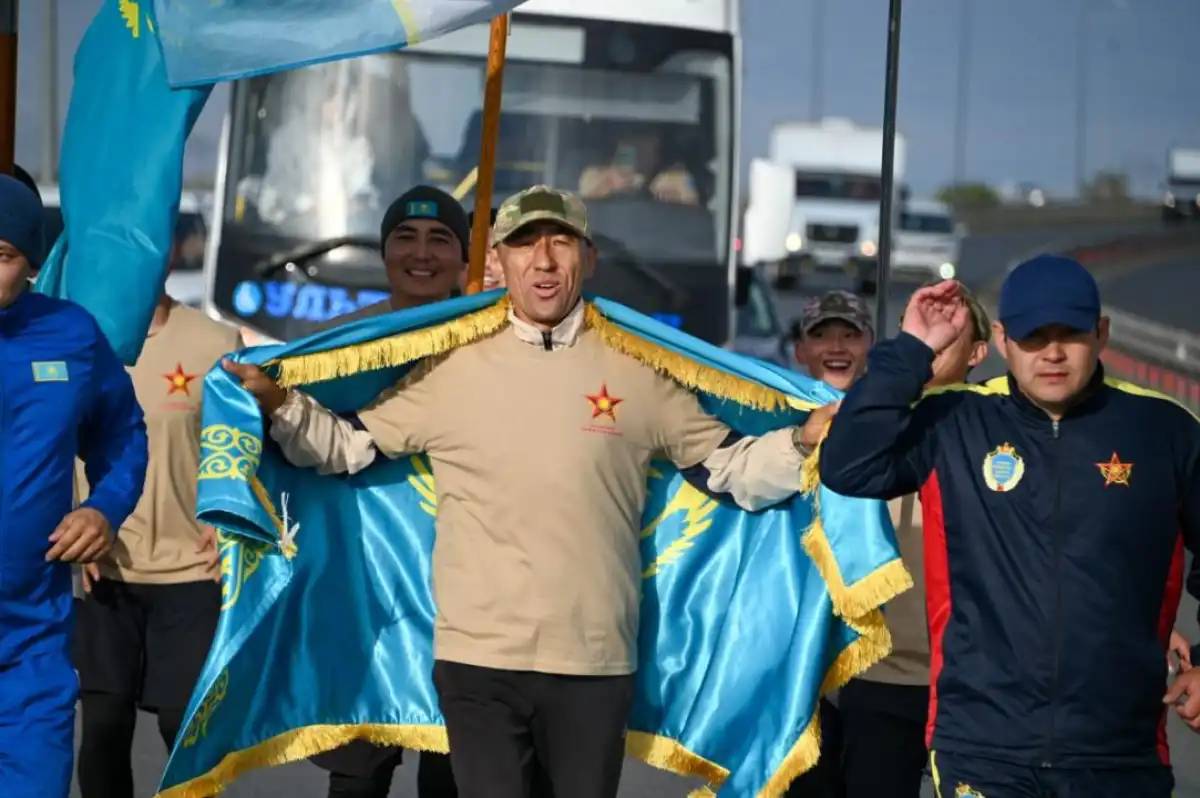 Астаналық әскери қызметші 600 шақырымдық супермарафонды еңсеріп, рекорд орнатты