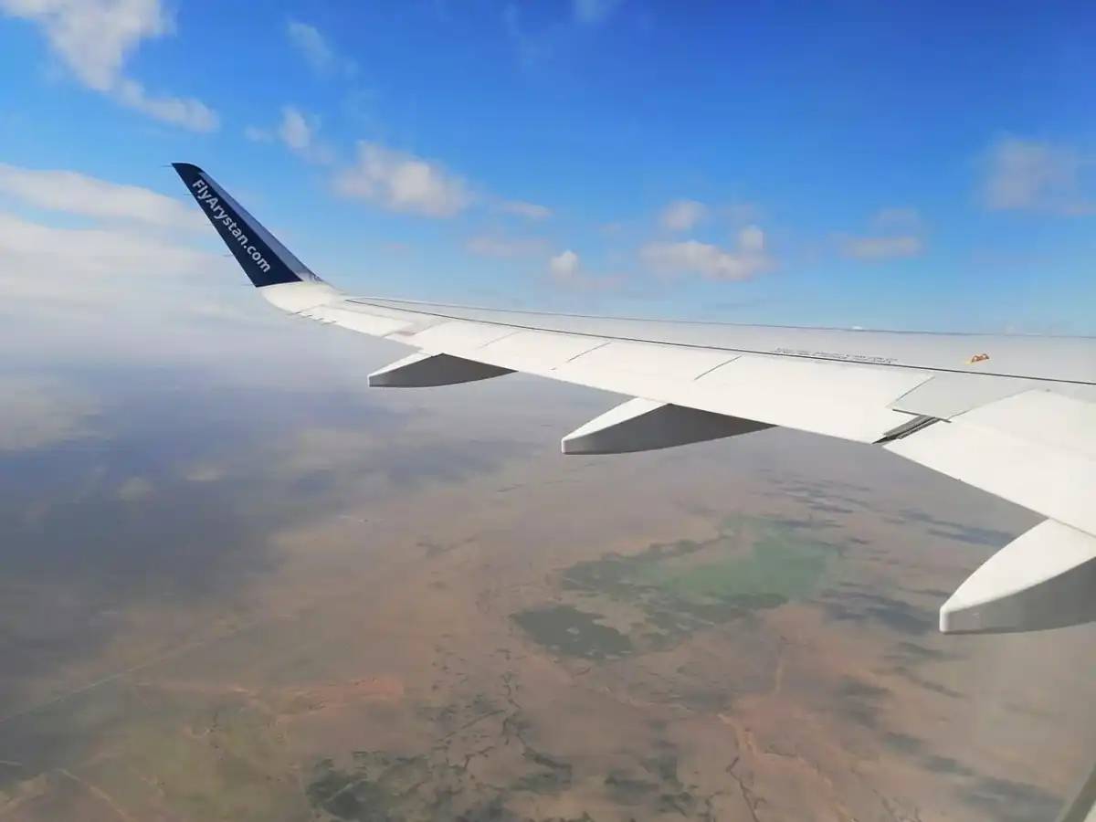 Qazaq Air әуе компаниясының пилоттары жалақы көтеру туралы талап қойды