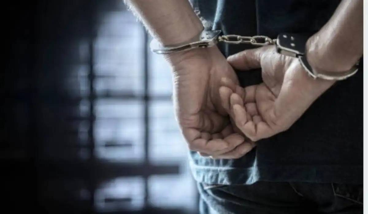 Астанада жаңа телефонды мекенжайға жеткізбей, сатып жіберген такси жүргізушісі ұсталды