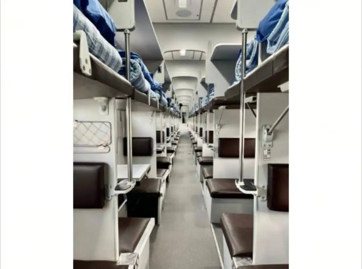 Кондиционері, тоңазытқыштары бар: «Астана – Орал» бағытында жаңа вагондар қатынай бастады