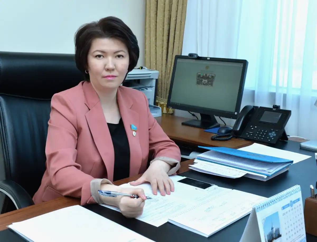 Жұлдыз Сүлейменова ұстаздарды кәсіби мерекемен құттықтады