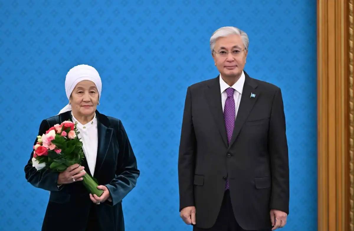 Тоқаев бір топ ұстазды мемлекеттік наградамен марапаттады