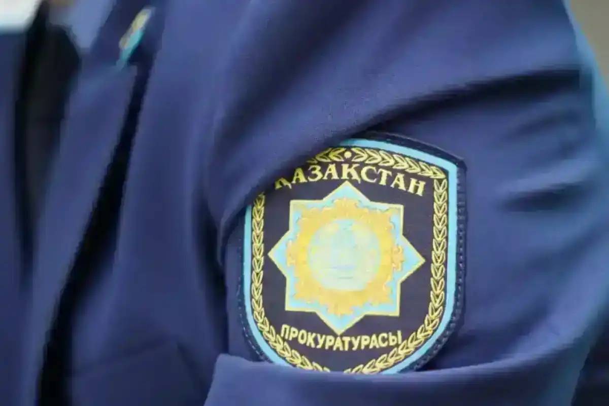 Өзін полиция қызметкері ретінде таныстырған алаяқ сотталды