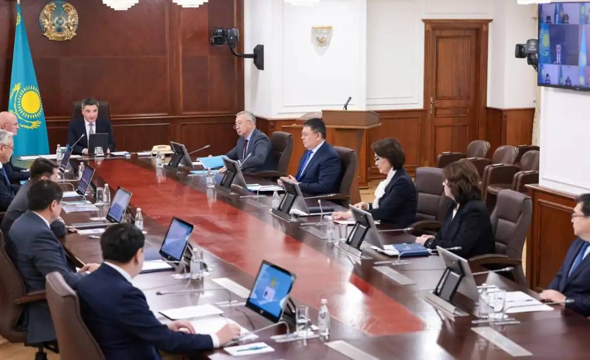 2026 жылы тұрмысы төмен азаматтар МӘМС-пен қамтылады – Бектенов