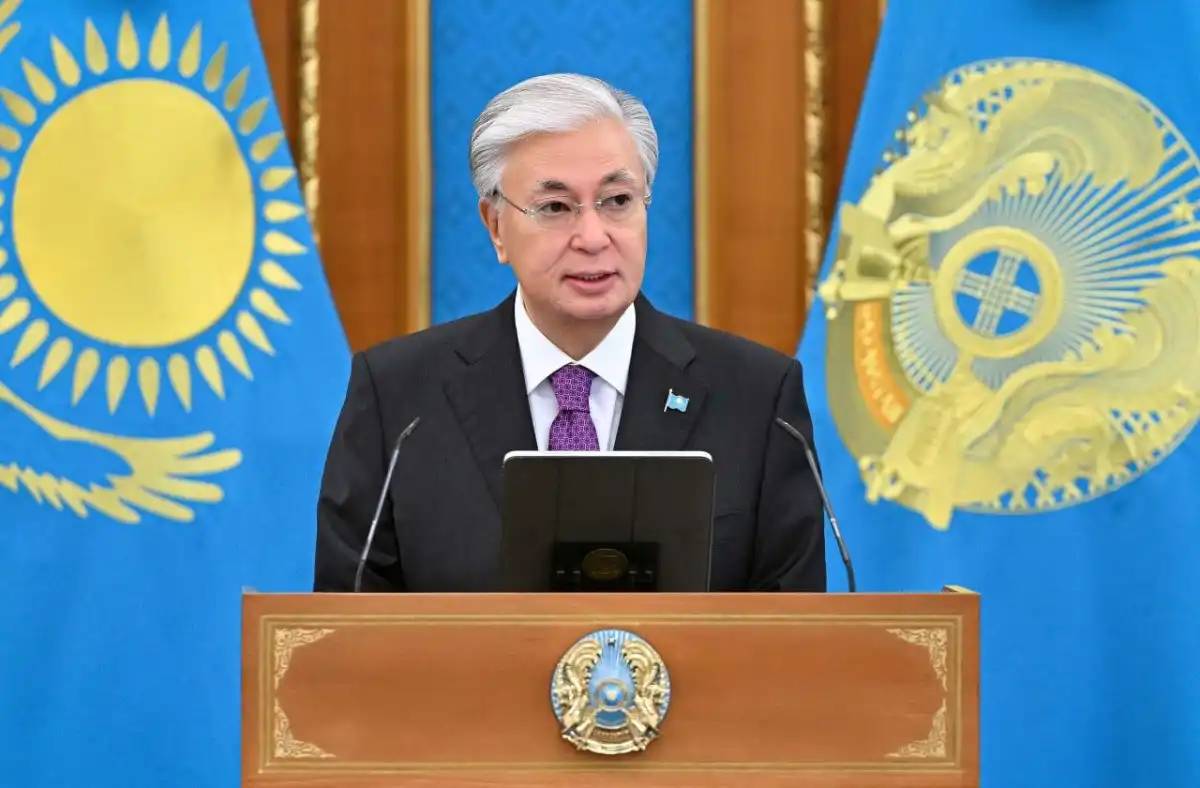 Президент алдағы Ұстаздар күнімен құттықтады