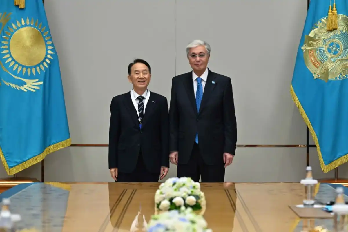 Президент Woosong білім беру қоры қамқоршылар кеңесінің төрағасы Ким Сонг Кёнгты қабылдады