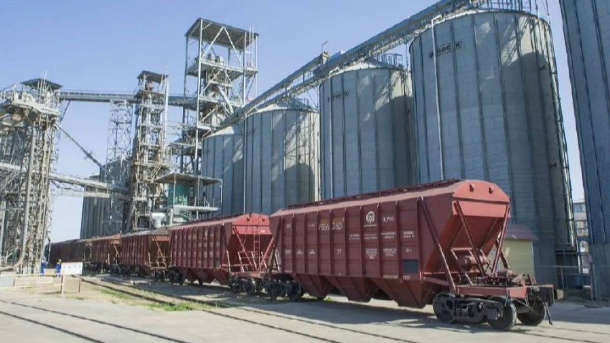 Темір жол арқылы 1 миллион тоннадан астам астық тасымалданды