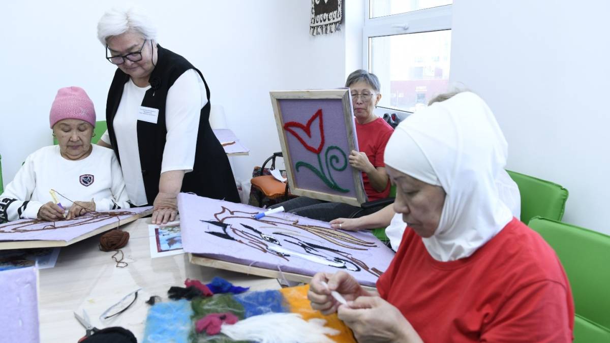 Астанада 17 мыңнан астам зейнеткер Белсенді ұзақ өмір сүру орталығына барады