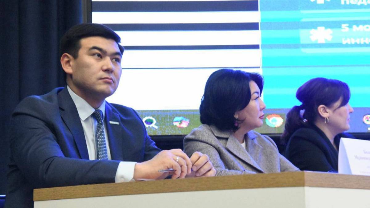 Елордалық ұстаздар ЖИ құралдарын қолдануды үйреніп жатыр