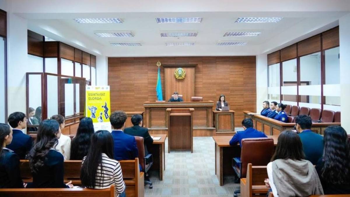 «Заң және тәртіп»: астаналық студенттерге арналған қойылымдық сот отырысы өтті