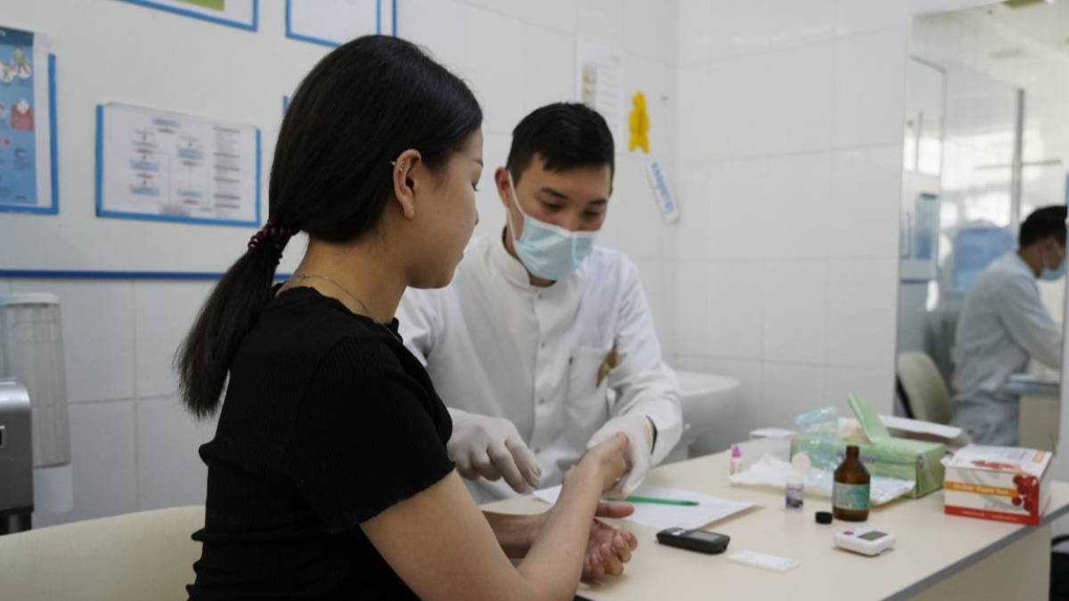 Созылмалы аурулары бар науқастарға мемлекеттің барлық кепілдігі толықтай сақталады — Мұратов