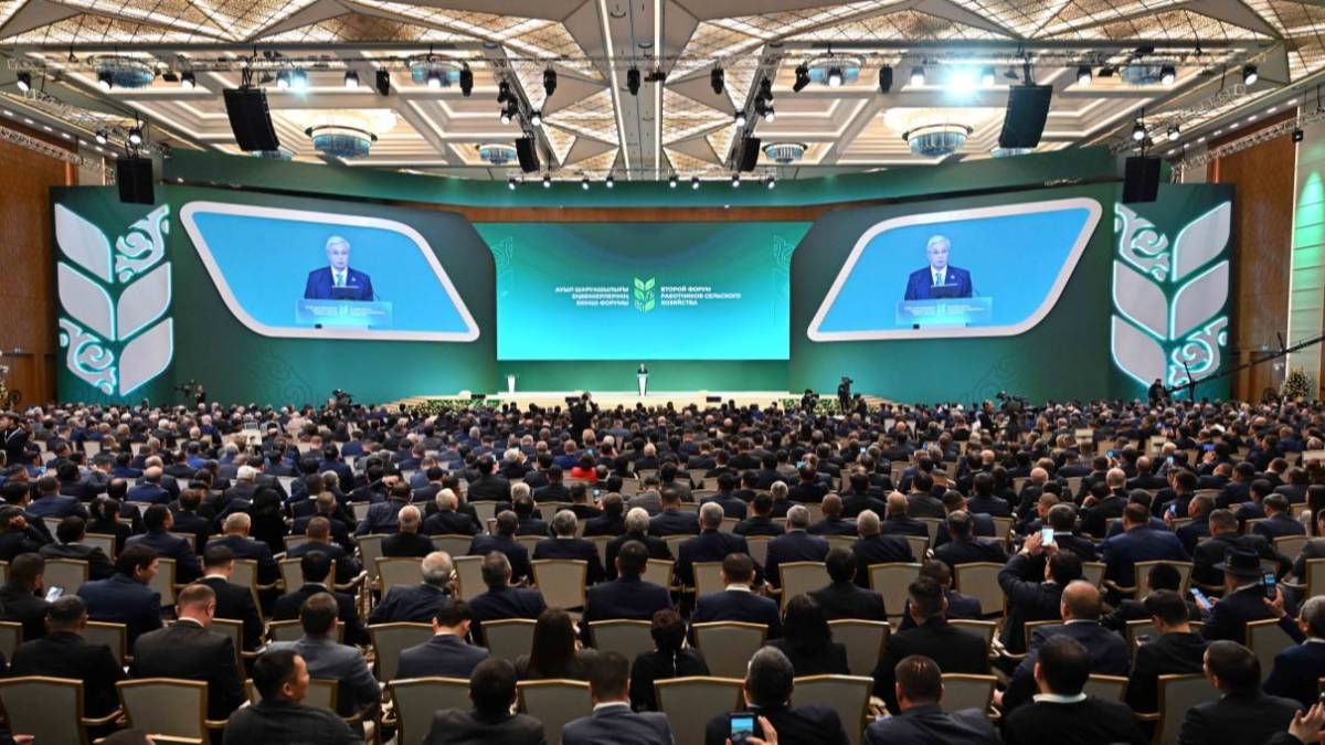 Президент Ауыл шаруашылығы еңбеккерлерінің екінші форумына қатысып жатыр