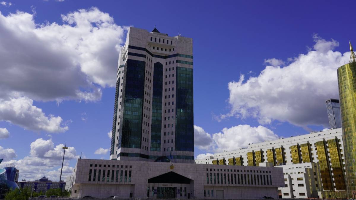 Үкімет 2026-2028 жылдарға арналған трансферттер көлемі туралы заң жобасын ұсынды