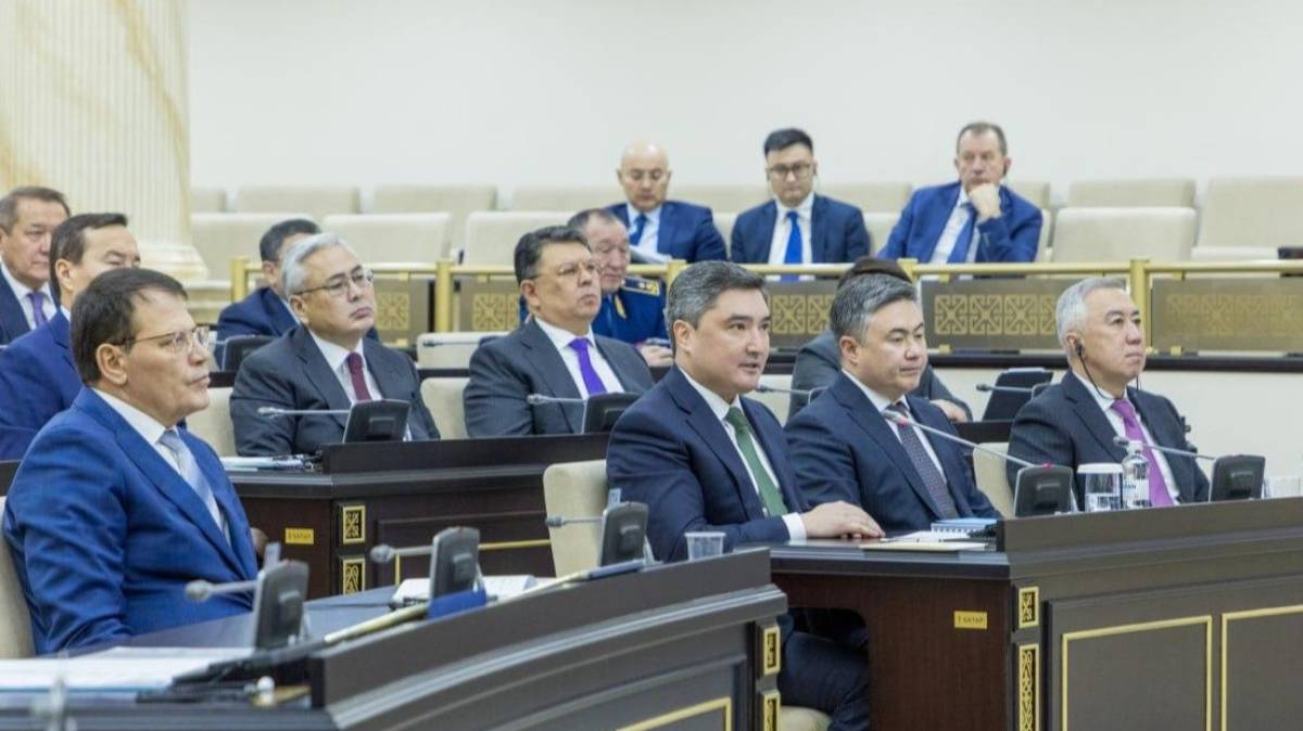 Қазақстанның мемлекеттік қарызының деңгейі төмен болуы тиіс деп есептеймін - Олжас Бектенов