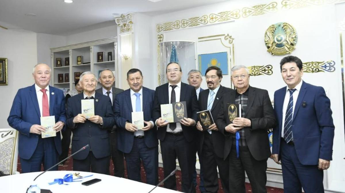 Астанада жазушы Әділбек Ыбырайымұлының жаңа кітаптарының тұсаукесері өтті