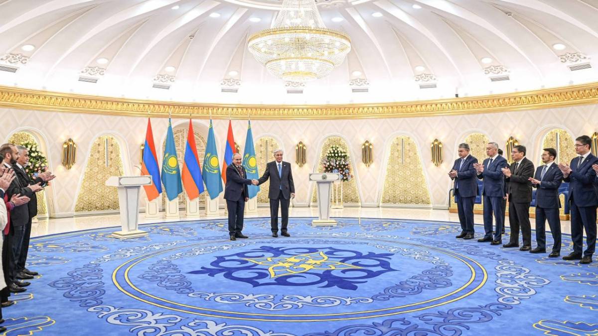 Мемлекет басшысы Армения Премьер-министрін «Алтын Қыран» орденімен марапаттады